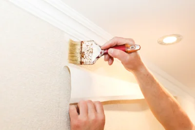 Pose de papier peint à Moréac — revêtements muraux et toiles de verre